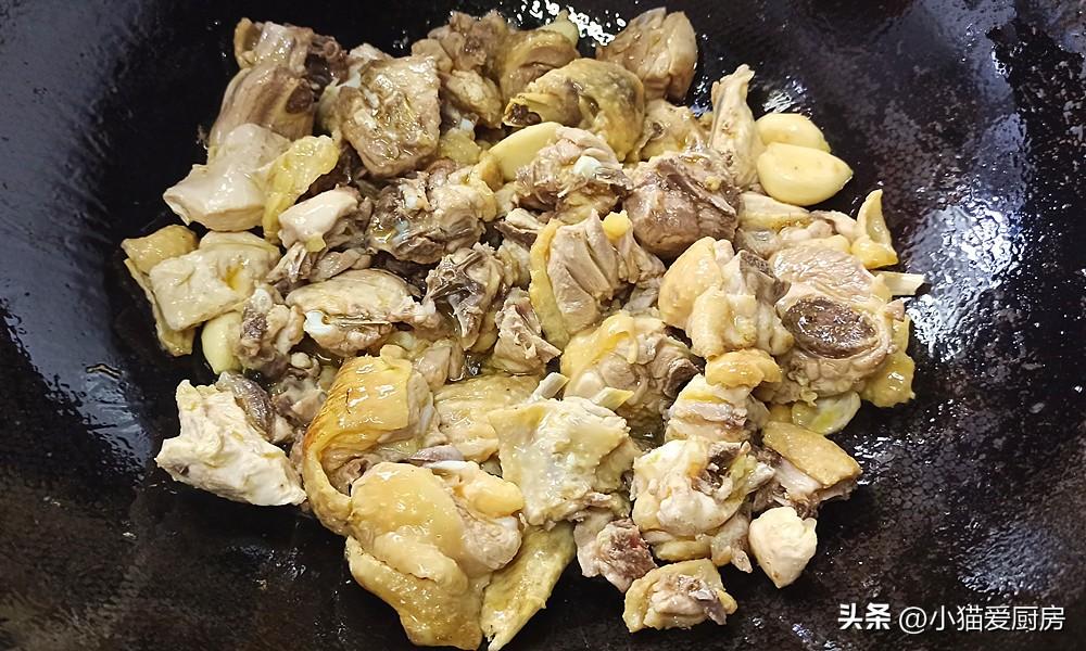 图片[11]-【葱油蘑菇焖鸡】做法步骤图 葱香浓郁 上桌家人都抢着来吃-起舞食谱网