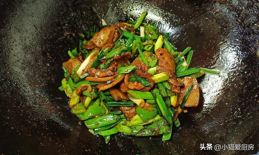 图片[12]-【蒜苗辣椒回锅肉】做法步骤图 成菜肥而不腻 味道不比饭店的-起舞食谱网