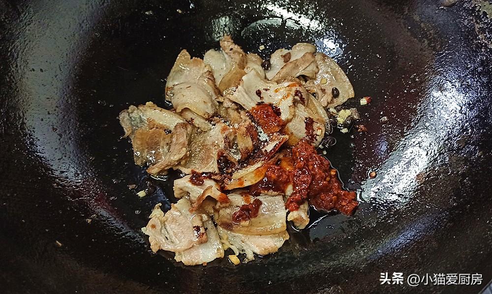 图片[9]-【蒜苗辣椒回锅肉】做法步骤图 成菜肥而不腻 味道不比饭店的-起舞食谱网