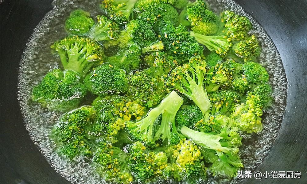 图片[7]-【香菇木耳会西蓝花】做法步骤图 营养好吃 不错的过年解腻菜-起舞食谱网