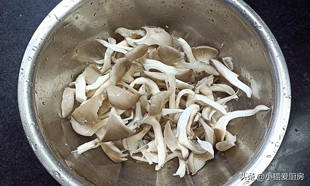 图片[4]-【大白菜炒蘑菇】做法步骤图 我家一周至少吃三次 比肉香-起舞食谱网