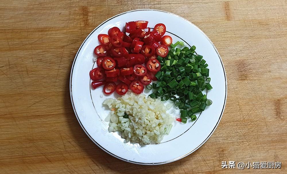 图片[6]-【金针菇烧豆腐】做法步骤图 味道香辣开胃 就连汤汁泡饭也好-起舞食谱网