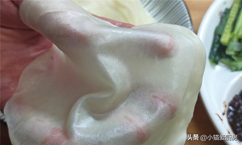 图片[2]-【卷烤鸭小饼】做法步骤图 放上甜面酱卷肉和菜 真香-起舞食谱网
