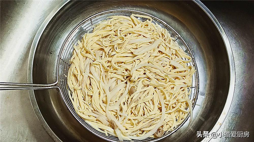 图片[8]-【家常烧豆腐皮】做法步骤图 成菜酸辣开胃鲜香滑烫-起舞食谱网