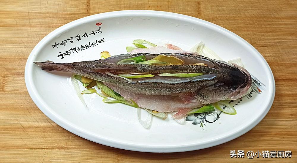 图片[8]-【清蒸鲈鱼】做法步骤图 鱼肉鲜嫩细腻 年夜饭做来吃-起舞食谱网