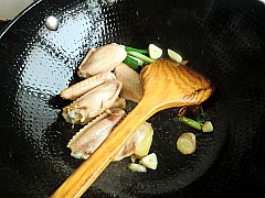香菇焖鸡翅
