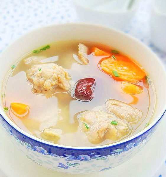 养心安神 薯仔莲子煲猪排骨汤